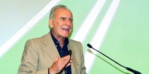 Πέθανε σε ηλικία 94 ετών ο πρώην υπουργός του ΠΑΣΟΚ Χρήστος Ροκόφυλλος Πέθανε σε ηλικία 94 ετών ο πρώην υπουργός του ΠΑΣΟΚ Χρήστος Ροκόφυλλος
