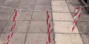 Εξοργιστική ανάρτηση του ηθοποιού Δημήτρη Βλάχου για τα εμπόδια στη μετακίνηση ατόμων με αμαξίδιο Εξοργιστική ανάρτηση του ηθοποιού Δημήτρη Βλάχου για τα εμπόδια στη μετακίνηση ατόμων με αμαξίδιο