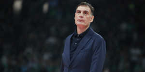 Μπαρτζώκας: «Δείχναμε καταβεβλημένοι, δεν ξέρω αν είναι ψυχολογικό» Μπαρτζώκας: «Δείχναμε καταβεβλημένοι, δεν ξέρω αν είναι ψυχολογικό»