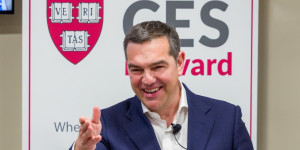 Τσίπρας: Στην Αθήνα όλοι οι «παλιόφιλοι» από το Harvard - Ένα ακόμη βήμα προς την ολική επαναφορά Τσίπρας: Στην Αθήνα όλοι οι «παλιόφιλοι» από το Harvard - Ένα ακόμη βήμα προς την ολική επαναφορά