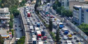 Αγίου Πνεύματος: Κορυφώνεται η έξοδος των εκδρομέων - Mαρτύριο Κηφισός, Λ Αθηνών Αγίου Πνεύματος: Κορυφώνεται η έξοδος των εκδρομέων - Mαρτύριο Κηφισός, Λ Αθηνών