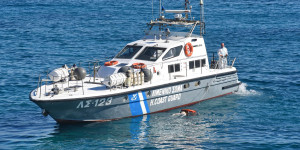 Μεγάλη επιχείρηση διάσωσης 70 μεταναστών κοντά στην Κάρπαθο Μεγάλη επιχείρηση διάσωσης 70 μεταναστών κοντά στην Κάρπαθο