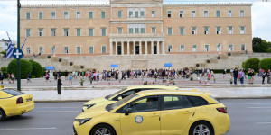 Κατατέθηκε το νομοσχέδιο για τα ταξί - Τι προβλέπει για τις λεωφορειολωρίδες και ποιο το πρόστιμο Κατατέθηκε το νομοσχέδιο για τα ταξί - Τι προβλέπει για τις λεωφορειολωρίδες και ποιο το πρόστιμο