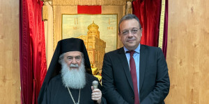 Συνάντηση Φάμελλου με τον Πατριάρχη Θεόφιλο Γ' - «Προτεραιότητα η κατάπαυση πυρός στη Γάζα» Συνάντηση Φάμελλου με τον Πατριάρχη Θεόφιλο Γ' - «Προτεραιότητα η κατάπαυση πυρός στη Γάζα»