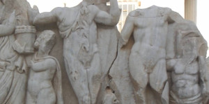 Σπάνιο ελληνορωμαικό εύρημα στο Ισραήλ - Ο Ηρακλής, ο Διόνυσος και το γλέντι του θανάτου Σπάνιο ελληνορωμαικό εύρημα στο Ισραήλ - Ο Ηρακλής, ο Διόνυσος και το γλέντι του θανάτου