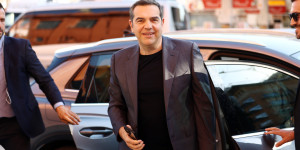 Ο Τσίπρας ανοίγει ένα ακόμα από τα «χαρτιά» του - Το «μανιφέστο» και το Εθνικό Σχέδιο πενταετίας Ο Τσίπρας ανοίγει ένα ακόμα από τα «χαρτιά» του - Το «μανιφέστο» και το Εθνικό Σχέδιο πενταετίας