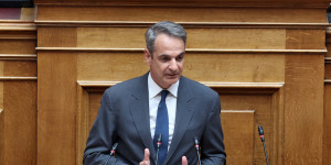 Μητσοτάκης για νέο ΚΟΚ: Βαριές ποινές στους υπότροπους και «παράθυρο» αλλαγών στις εξετάσεις διπλωμάτων Μητσοτάκης για νέο ΚΟΚ: Βαριές ποινές στους υπότροπους και «παράθυρο» αλλαγών στις εξετάσεις διπλωμάτων