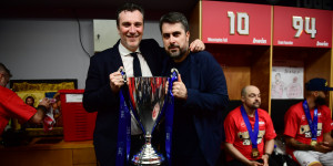 Λεπενιώτης: «Το πιο καρυδάτο πρωτάθλημα - Συνεχίζουμε πιο ενωμένοι και πιο δυνατοί από ποτέ» Λεπενιώτης: «Το πιο καρυδάτο πρωτάθλημα - Συνεχίζουμε πιο ενωμένοι και πιο δυνατοί από ποτέ»