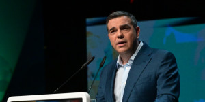 Αλέξης Τσίπρας: Χρειάζεται ένας νέος πατριωτισμός απέναντι στην ολιγαρχία και την κλεπτοκρατία Αλέξης Τσίπρας: Χρειάζεται ένας νέος πατριωτισμός απέναντι στην ολιγαρχία και την κλεπτοκρατία