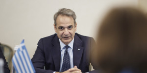 Μητσοτάκης: Επικοινωνία με τον Βασιλιά της Ιορδανίας και τον Πρόεδρο των ΗΑΕ για τη Μέση Ανατολή Μητσοτάκης: Επικοινωνία με τον Βασιλιά της Ιορδανίας και τον Πρόεδρο των ΗΑΕ για τη Μέση Ανατολή