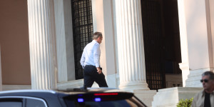 Ολοκληρώθηκε το ΚΥΣΕΑ για Μέση Ανατολή - Σε επιφυλακή η Αθήνα υπό τον «κίνδυνο σοβαρής ανάφλεξης» Ολοκληρώθηκε το ΚΥΣΕΑ για Μέση Ανατολή - Σε επιφυλακή η Αθήνα υπό τον «κίνδυνο σοβαρής ανάφλεξης»