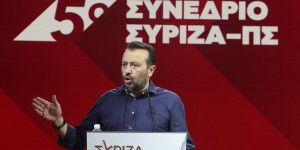 Μάχη «χαρακωμάτων» για την επόμενη μέρα από Παππά: Καμία ενότητα χωρίς τον ΣΥΡΙΖΑ – Μήνυμα σε Τσίπρα Μάχη «χαρακωμάτων» για την επόμενη μέρα από Παππά: Καμία ενότητα χωρίς τον ΣΥΡΙΖΑ – Μήνυμα σε Τσίπρα