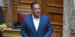 Στο Λαϊκό ο Άδωνις Γεωργιάδης - Η σπάνια αναφορά στη μητέρα του που πέθανε από λευχαιμία Στο Λαϊκό ο Άδωνις Γεωργιάδης - Η σπάνια αναφορά στη μητέρα του που πέθανε από λευχαιμία