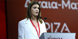 Νοτοπούλου: Γιατί επιτρέψαμε σε ένα τύπο όπως ο Κασσελάκης να αλώσει το κόμμα μας; Νοτοπούλου: Γιατί επιτρέψαμε σε ένα τύπο όπως ο Κασσελάκης να αλώσει το κόμμα μας;