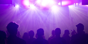 Γόνος πασίγνωστης επιχειρηματικής οικογένειας θύμα άγριας επίθεσης σε κλαμπ στην Ανάβυσσο Γόνος πασίγνωστης επιχειρηματικής οικογένειας θύμα άγριας επίθεσης σε κλαμπ στην Ανάβυσσο