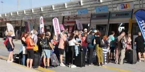 Εγκλωβισμένοι στην Κρήτη εκατοντάδες ισραηλινοί τουρίστες! Εγκλωβισμένοι στην Κρήτη εκατοντάδες ισραηλινοί τουρίστες!