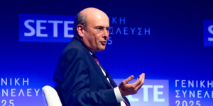 Κωστής Χατζηδάκης: Τομέας-πρωταθλητής στην ελληνική οικονομία ο τουρισμός Κωστής Χατζηδάκης: Τομέας-πρωταθλητής στην ελληνική οικονομία ο τουρισμός