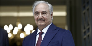 Και ο Χαφτάρ στην «γραμμή» Τρίπολης: Καταγγέλλει παραβίαση δικαιωμάτων της Λιβύης νοτίως της Κρήτης Και ο Χαφτάρ στην «γραμμή» Τρίπολης: Καταγγέλλει παραβίαση δικαιωμάτων της Λιβύης νοτίως της Κρήτης