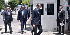 Μ. Ανατολή: Αποκλιμάκωση εκτός, σταθερότητα εντός το μήνυμα Μητσοτάκη- Αβέβαιη η διάρκεια της κρίσης Μ. Ανατολή: Αποκλιμάκωση εκτός, σταθερότητα εντός το μήνυμα Μητσοτάκη- Αβέβαιη η διάρκεια της κρίσης