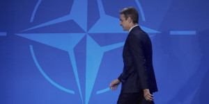 ΝΑΤΟ: Στη Χάγη ο Μητσοτάκης - Συνεννοήσεις αλλά όχι συμφωνία για συνάντηση με Ερντογάν ΝΑΤΟ: Στη Χάγη ο Μητσοτάκης - Συνεννοήσεις αλλά όχι συμφωνία για συνάντηση με Ερντογάν