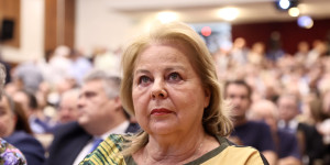 Η Λούκα δεν πήγε στον ΣΥΡΙΖΑ, δεν πήγε στον Τσίπρα αλλά πήγε στους Καραμανλή και Σαμαρά Η Λούκα δεν πήγε στον ΣΥΡΙΖΑ, δεν πήγε στον Τσίπρα αλλά πήγε στους Καραμανλή και Σαμαρά