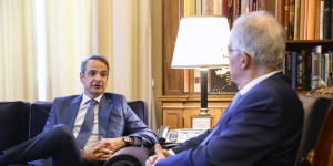 Μητσοτάκης σε Τασούλα: Πλοία του Πολεμικού Ναυτικού έξω από τα χωρικά ύδατα της Λιβύης για τις ροές Μητσοτάκης σε Τασούλα: Πλοία του Πολεμικού Ναυτικού έξω από τα χωρικά ύδατα της Λιβύης για τις ροές