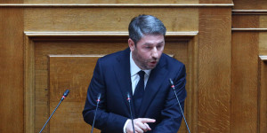 Ανδρουλάκης στη Βουλή: Ο Μητσοτάκης είπε παρόλες, αποχώρησε χωρίς να απαντήσει στα ερωτήματα Ανδρουλάκης στη Βουλή: Ο Μητσοτάκης είπε παρόλες, αποχώρησε χωρίς να απαντήσει στα ερωτήματα