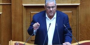 Κουτσούμπας στη Βουλή: «Πρόταση - πλυντήριο - της ΝΔ για τον Καραμανλή» Κουτσούμπας στη Βουλή: «Πρόταση - πλυντήριο - της ΝΔ για τον Καραμανλή»