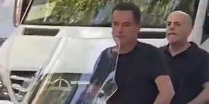 Χαμός στην Τουρκία: Ο Ατζούν πήρε τον Αλαφούζο βόλτα... χωρίς κράνος! Χαμός στην Τουρκία: Ο Ατζούν πήρε τον Αλαφούζο βόλτα... χωρίς κράνος!