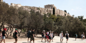 Η υπερβολική ζέστη αλλάζει τον τρόπο που κάνουμε διακοπές - Πώς επηρεάζεται η Ελλάδα Η υπερβολική ζέστη αλλάζει τον τρόπο που κάνουμε διακοπές - Πώς επηρεάζεται η Ελλάδα