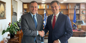Τελετή παράδοσης - παραλαβής των υφυπουργών Εξωτερικών Χατζηβασιλείου και Θεοχάρη - «Μεγάλη ευθύνη» Τελετή παράδοσης - παραλαβής των υφυπουργών Εξωτερικών Χατζηβασιλείου και Θεοχάρη - «Μεγάλη ευθύνη»