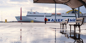 Θρήνος στη Σούδα: 53χρονος κατέρρευσε στο λιμάνι - Ταξίδευε στην Αθήνα για πρόβλημα υγείας Θρήνος στη Σούδα: 53χρονος κατέρρευσε στο λιμάνι - Ταξίδευε στην Αθήνα για πρόβλημα υγείας