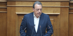 Φάμελλος για Μέση Ανατολή: Να συγκληθεί άμεσα Συμβούλιο Πολιτικών Αρχηγών Φάμελλος για Μέση Ανατολή: Να συγκληθεί άμεσα Συμβούλιο Πολιτικών Αρχηγών