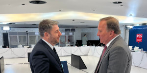 Ανδρουλάκης: «Η κυβέρνηση πορεύεται για σοβαρά θέματα, με επικοινωνιακούς όρους και ερασιτεχνισμούς» Ανδρουλάκης: «Η κυβέρνηση πορεύεται για σοβαρά θέματα, με επικοινωνιακούς όρους και ερασιτεχνισμούς»