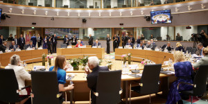 Αυστηρό μήνυμα στη Λιβύη από Βρυξέλλες: Άκυρο το τουρκολιβυκό μνημόνιο Αυστηρό μήνυμα στη Λιβύη από Βρυξέλλες: Άκυρο το τουρκολιβυκό μνημόνιο