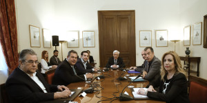ΠΑΣΟΚ: Το παρασκήνιο μιας ανακοίνωσης, η «αγιογραφία» Τσίπρα και η υπεράσπιση της αείμνηστης Φώφης ΠΑΣΟΚ: Το παρασκήνιο μιας ανακοίνωσης, η «αγιογραφία» Τσίπρα και η υπεράσπιση της αείμνηστης Φώφης