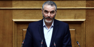 Μανόλης Χνάρης: Δεκανίκι της ΝΔ και του Μητσοτάκη ο Κυριάκος Βελόπουλος Μανόλης Χνάρης: Δεκανίκι της ΝΔ και του Μητσοτάκη ο Κυριάκος Βελόπουλος