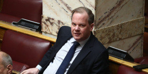 Υπόμνημα Καραμανλή στην προανακριτική: Ζητά να παραπεμφθεί στο Δικαστικό Συμβούλιο Υπόμνημα Καραμανλή στην προανακριτική: Ζητά να παραπεμφθεί στο Δικαστικό Συμβούλιο