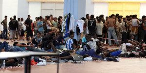 Κατατέθηκε στη Βουλή η τροπολογία για το «πάγωμα» στις αιτήσεις ασύλου Κατατέθηκε στη Βουλή η τροπολογία για το «πάγωμα» στις αιτήσεις ασύλου