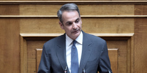 Μητσοτάκης για μεταναστευτικό: «Παγώνουν» για 3 μήνες οι αιτήσεις ασύλου, κλειστή δομή στην Κρήτη Μητσοτάκης για μεταναστευτικό: «Παγώνουν» για 3 μήνες οι αιτήσεις ασύλου, κλειστή δομή στην Κρήτη