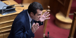 Μεταναστευτικό: Πέρασε με 177 ψήφους η τροπολογία Πλεύρη για την αναστολή παροχής ασύλου Μεταναστευτικό: Πέρασε με 177 ψήφους η τροπολογία Πλεύρη για την αναστολή παροχής ασύλου
