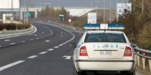 Θεσσαλονίκη: Οργάνωση διακινούσε μετανάστες – «Ταρίφα» 4.000 δολ. Θεσσαλονίκη: Οργάνωση διακινούσε μετανάστες – «Ταρίφα» 4.000 δολ.