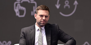 Μαθήματα γιόγκα και ευεξίας στον Πειραιά ετοιμάζει το Κίνημα Δημοκρατίας του Στέφανου Κασσελάκη Μαθήματα γιόγκα και ευεξίας στον Πειραιά ετοιμάζει το Κίνημα Δημοκρατίας του Στέφανου Κασσελάκη