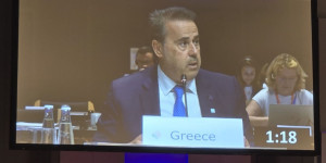Κλιματικός Νόμος Ε.Ε.: Σαφές μήνυμα Παπασταύρου από Άαλμποργκ για ρεαλισμό και πράσινη μετάβαση Κλιματικός Νόμος Ε.Ε.: Σαφές μήνυμα Παπασταύρου από Άαλμποργκ για ρεαλισμό και πράσινη μετάβαση