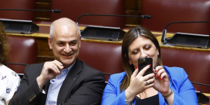 Βουλή: Στην Επιτροπή Δεοντολογίας μετά τον Μιχαλολιάκο η Ζωή - Ποιες ποινές προβλέπει ο Κανονισμός Βουλή: Στην Επιτροπή Δεοντολογίας μετά τον Μιχαλολιάκο η Ζωή - Ποιες ποινές προβλέπει ο Κανονισμός