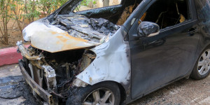 Συνελήφθη 55χρονος αλλοδαπός που έκαιγε αυτοκίνητα και κάδους στο Μεταξουργείο Συνελήφθη 55χρονος αλλοδαπός που έκαιγε αυτοκίνητα και κάδους στο Μεταξουργείο