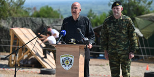 Αυξήσεις στους φαντάρους, λουκέτα σε στρατόπεδα – Το νέο σχέδιο Δένδια για τις Ένοπλες Δυνάμεις Αυξήσεις στους φαντάρους, λουκέτα σε στρατόπεδα – Το νέο σχέδιο Δένδια για τις Ένοπλες Δυνάμεις