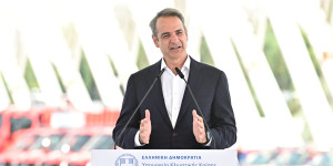 Μητσοτάκης στο ΟΑΚΑ: «Έχουμε τις περισσότερες πυροσβεστικές δυνάμεις από ποτέ άλλοτε» Μητσοτάκης στο ΟΑΚΑ: «Έχουμε τις περισσότερες πυροσβεστικές δυνάμεις από ποτέ άλλοτε»