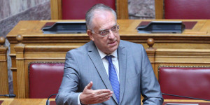 Θεοδωρικάκος: «Με θεσμικές παρεμβάσεις ενισχύουμε τη διαφάνεια» Θεοδωρικάκος: «Με θεσμικές παρεμβάσεις ενισχύουμε τη διαφάνεια»