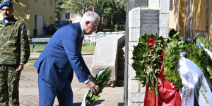 Τασούλας: Κατέθεσε στεφάνι στα πρώην κρατητήρια των ΕΑΤ – ΕΣΑ Τασούλας: Κατέθεσε στεφάνι στα πρώην κρατητήρια των ΕΑΤ – ΕΣΑ